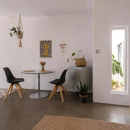 Cozy Little With Small Backyard *